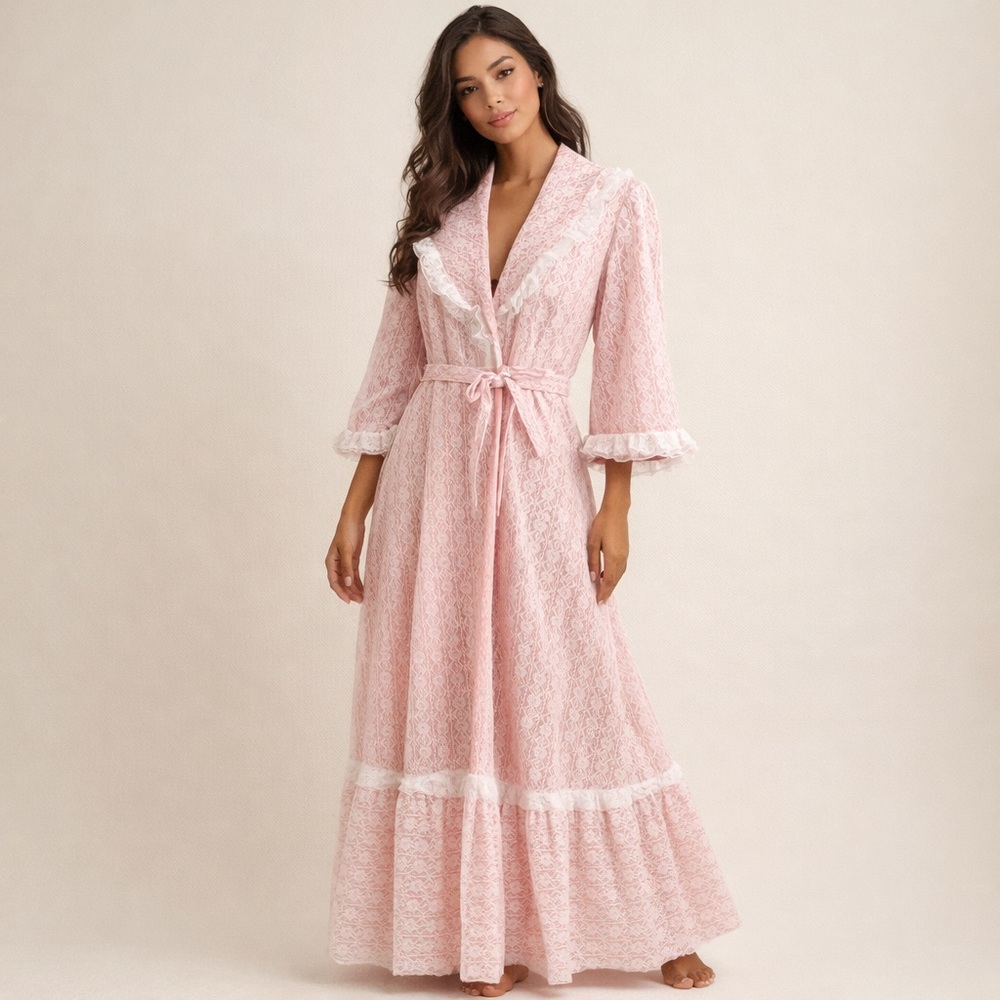 Vintage 70s Handmade Pink Lace Floor Lenght Robe Cottagecore Boudoir Ruffle Trim